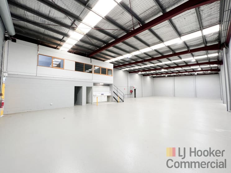 Click to view all images 2/7 Bonnal Road Erina NSW 2250 - Image 1