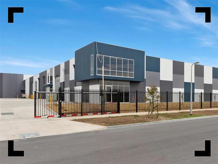 Click to view all images 11/11 Rockfield Way Ravenhall VIC 3023 - Image 1