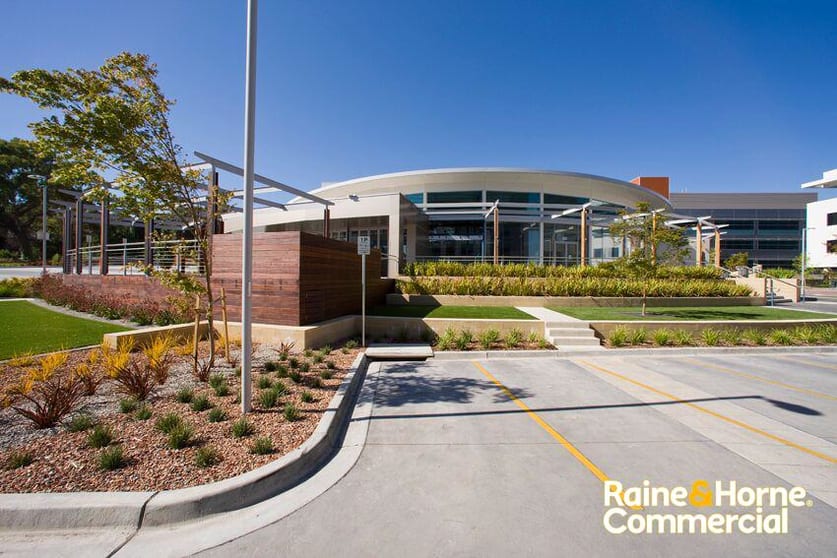 Click to view all images 70 Kent Street Deakin ACT 2600 - Image 2
