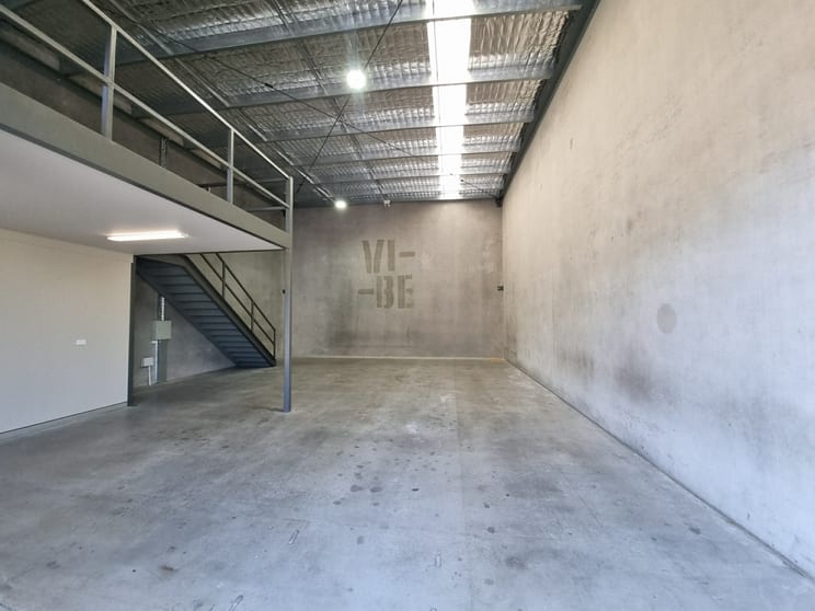 Click to view all images 7/8 Gibbens Road West Gosford NSW 2250 - Image 2