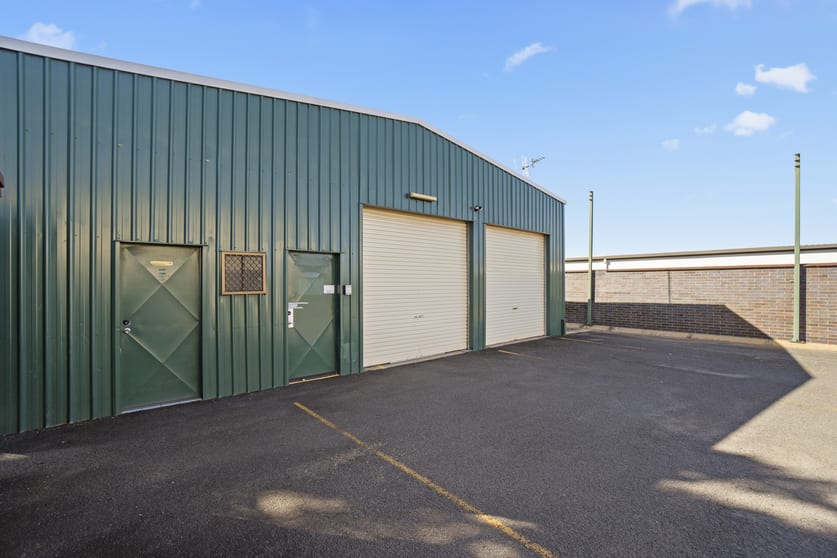 Click to view all images Shop 4/127 Bargara Road Bundaberg East QLD 4670 - Image 2