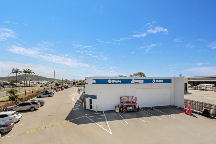 Click to view all images 2/38 Pilkington Street Garbutt QLD 4814 - Image 2