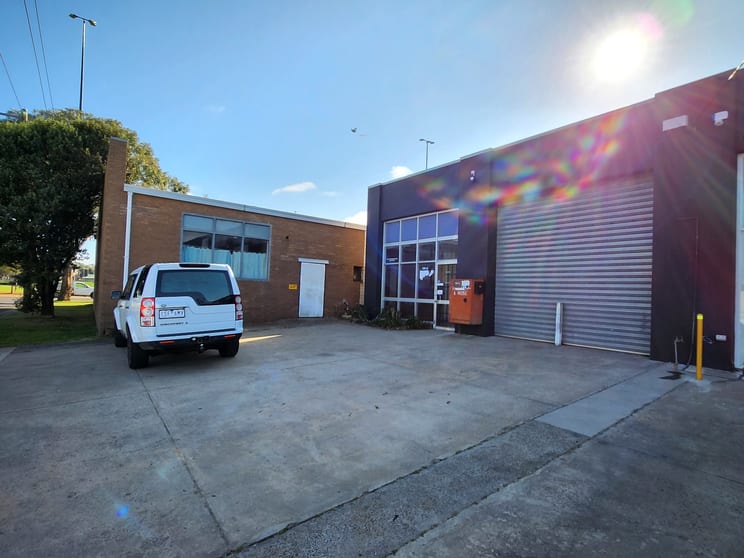Click to view all images 50 Lamana Road Mordialloc VIC 3195 - Image 2