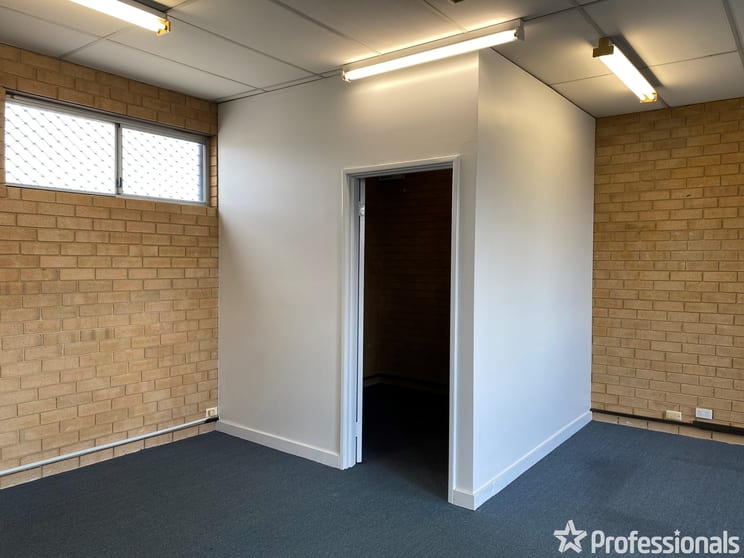 Click to view all images 1/204 Collier Road Bayswater WA 6053 - Image 2