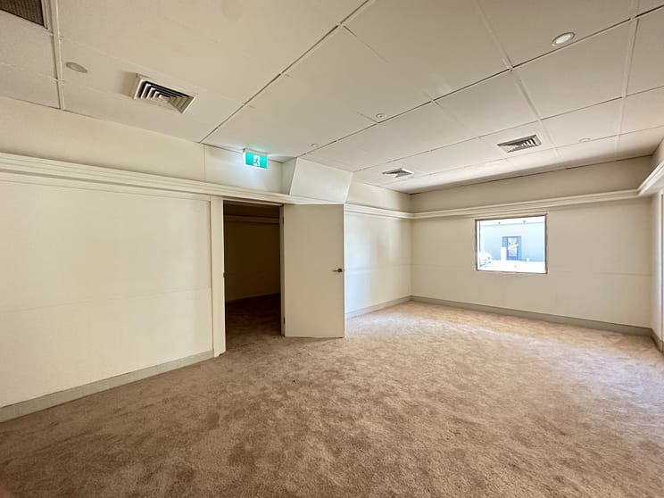 Click to view all images 242 Pacific Highway Crows Nest NSW 2065 - Image 3