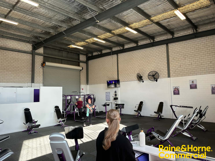 Click to view all images Unit 10/5 Hollylea Road Leumeah NSW 2560 - Image 3