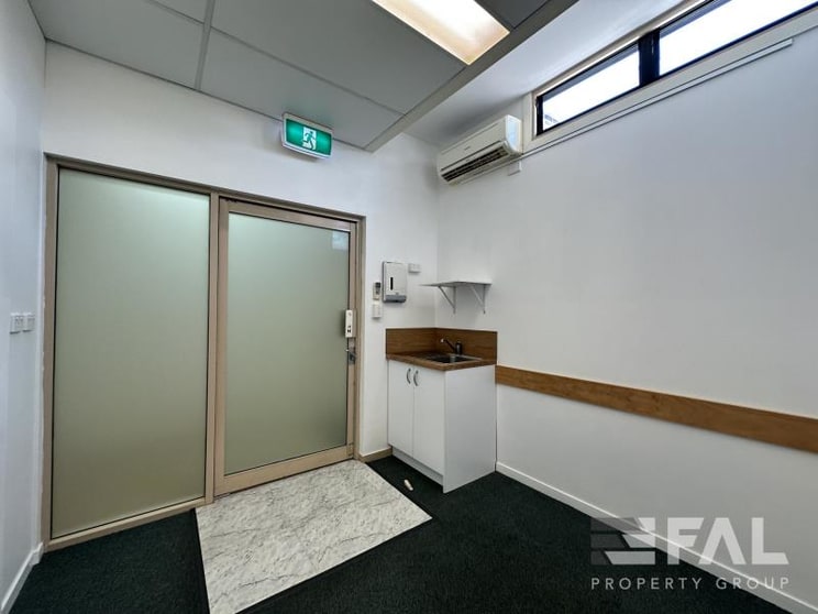 Click to view all images Level Suite 2-3/671 Sherwood Road Sherwood QLD 4075 - Image 2