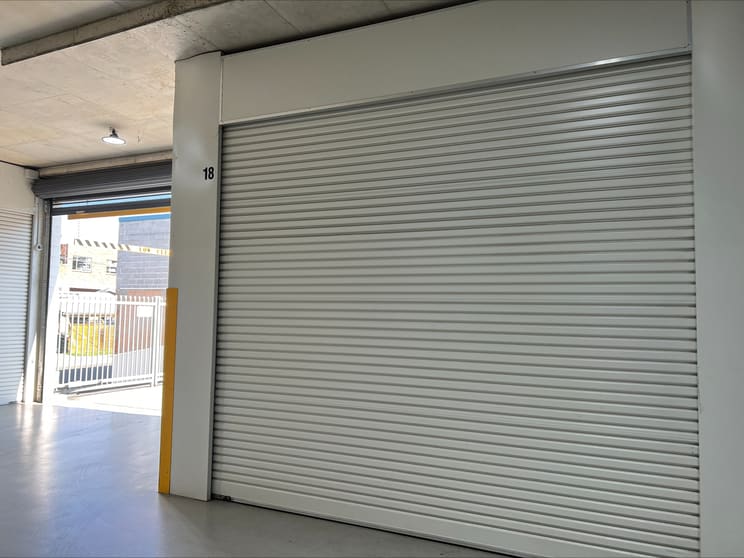 Click to view all images 18/4-8 Waine Street Freshwater NSW 2096 - Image 3