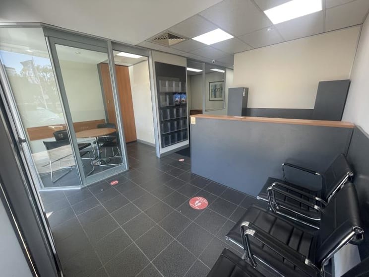 167 Coleman Parade Glen Waverley VIC 3150 - Image 2