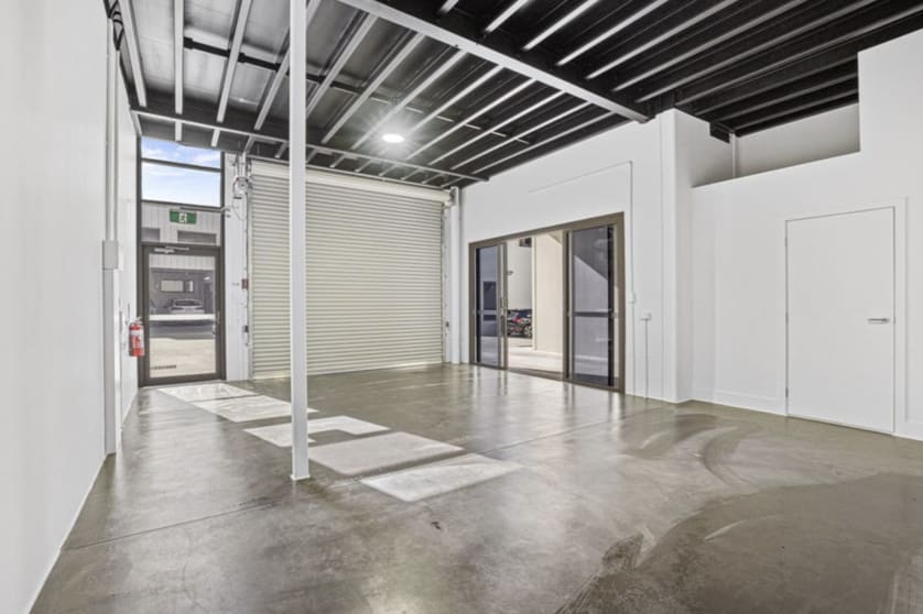 Click to view all images 11/46 Junction Road Burleigh Heads QLD 4220 - Image 3