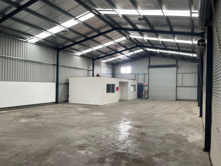 Click to view all images 37 Sun Street Moolap VIC 3224 - Image 2