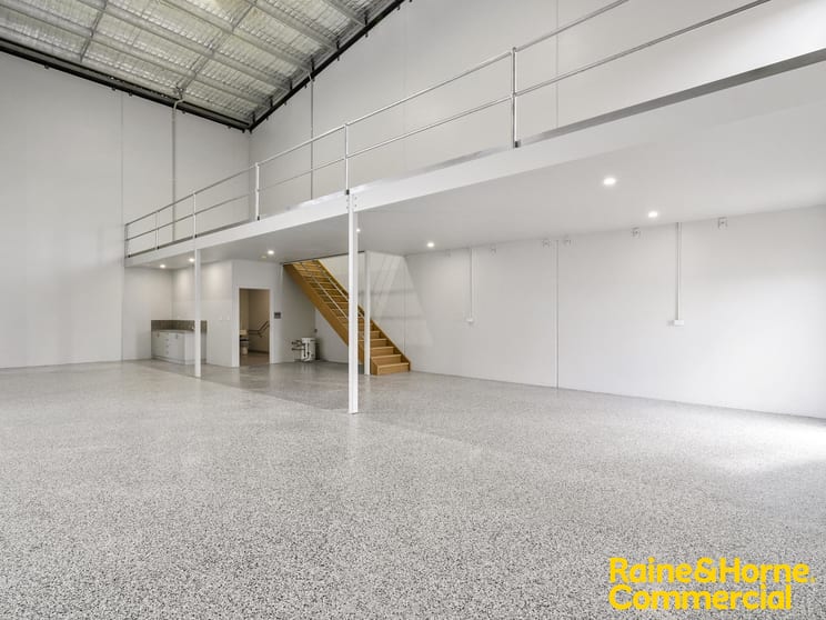 Click to view all images Unit 4/59 Cherokee Drive Cambridge TAS 7170 - Image 2