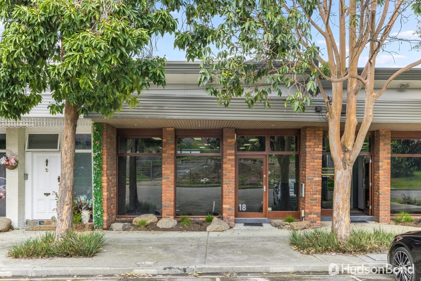 Click to view all images 18 Pinnacle Crescent Bulleen VIC 3105 - Image 1