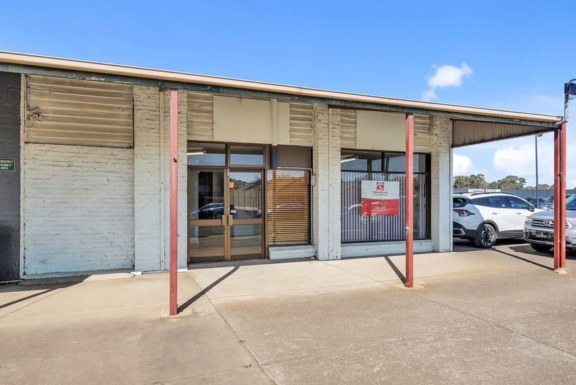 Click to view all images 3/2-4 Graham Street Bacchus Marsh VIC 3340 - Image 2