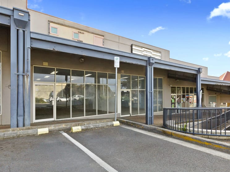 Click to view all images Shop 2/35 Wannaeue Place Rosebud VIC 3939 - Image 2