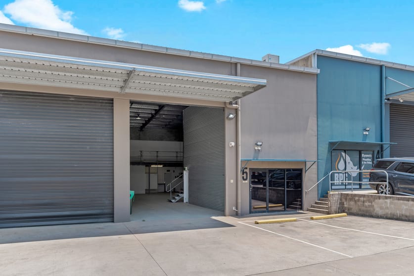 Click to view all images 5/10 Helium Street Narangba QLD 4504 - Image 1