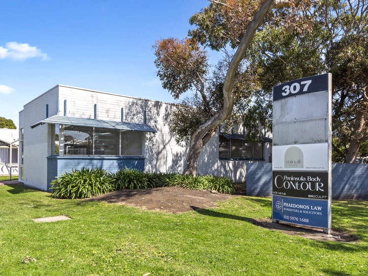 Click to view all images 1 & 2/307 Main Street Mornington VIC 3931 - Image 1