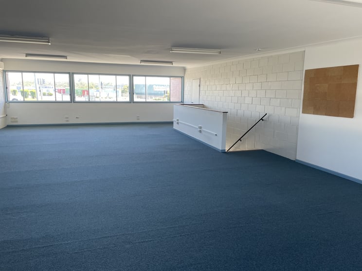 Click to view all images 3/215 Brisbane Road Biggera Waters QLD 4216 - Image 3