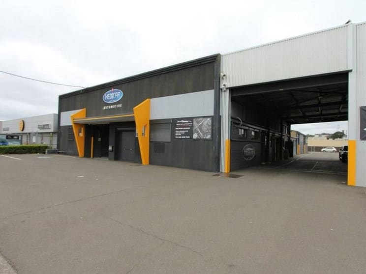 Click to view all images 28 Blaxland Road Campbelltown NSW 2560 - Image 3