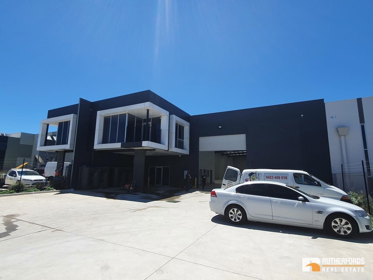 Click to view all images 8 Burnett Street Somerton VIC 3062 - Image 1