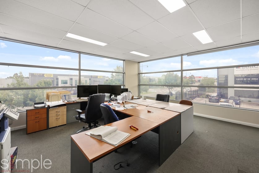 Click to view all images 12 Southeast Boulevarde Pakenham VIC 3810 - Image 3