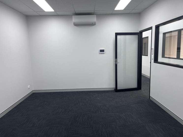 Click to view all images 3b/147 Smeaton Grange Road Smeaton Grange NSW 2567 - Image 2