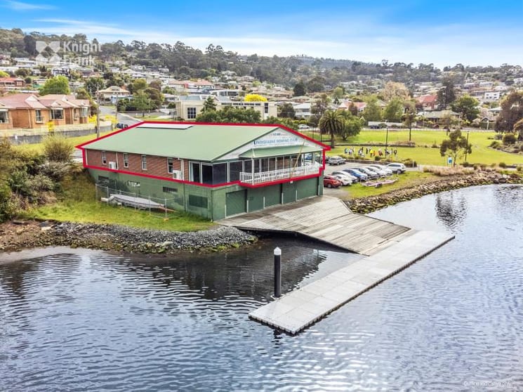 Click to view all images Level 1/16A Esplanade Lindisfarne TAS 7015 - Image 2