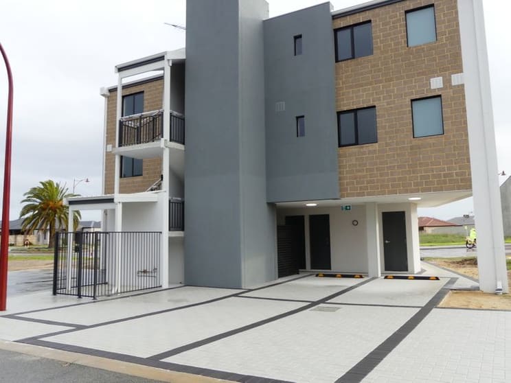1/135 Canna Drive Canning Vale WA 6155 - Image 2