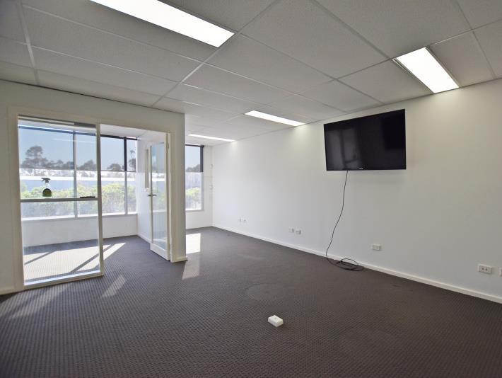 Click to view all images Unit 4/3 Kullara Close Beresfield NSW 2322 - Image 3