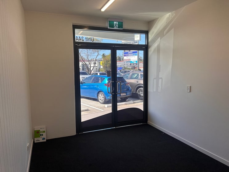 Click to view all images 24A/1631 Wynnum Road Tingalpa QLD 4173 - Image 3