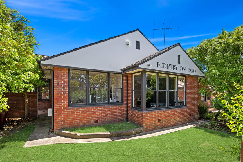 Click to view all images 219 Pakington Street Geelong West VIC 3218 - Image 1