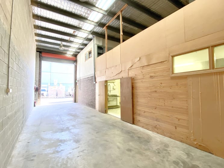 Click to view all images Unit 4/380 West Botany Street Rockdale NSW 2216 - Image 3