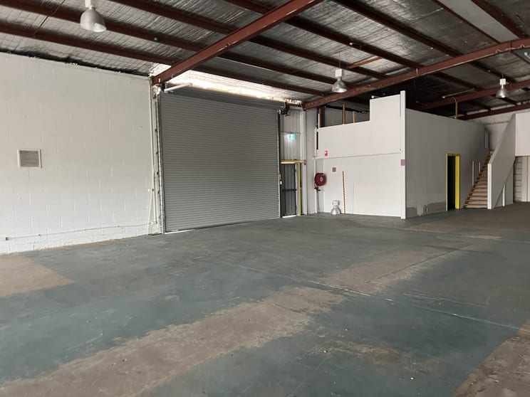 Click to view all images 33-35 Tyers St Portland VIC 3305 - Image 2