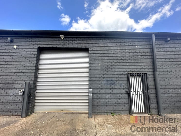 Click to view all images 4/5 Mildon Road Tuggerah NSW 2259 - Image 1