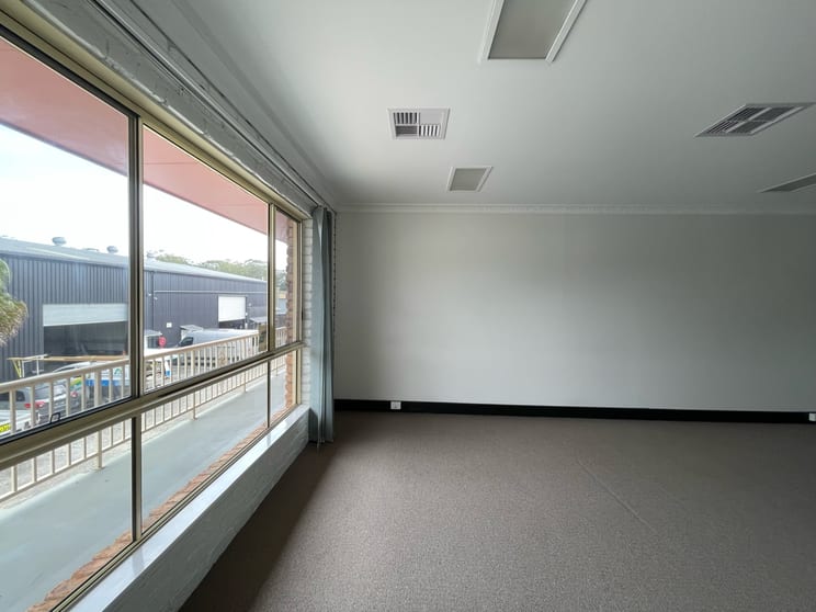 Click to view all images 7/41 Lawson Crescent Coffs Harbour NSW 2450 - Image 2