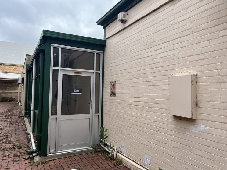 Click to view all images 192B (REAR) Henley Beach Road Torrensville SA 5031 - Image 2