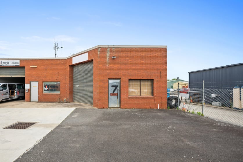 Click to view all images 7/122 Albert Road Warragul VIC 3820 - Image 2