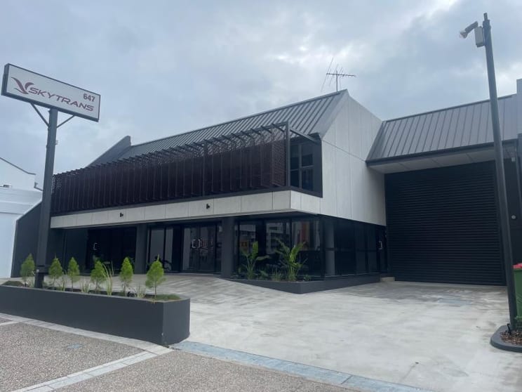 Click to view all images 647 Flinders Street Townsville City QLD 4810 - Image 1
