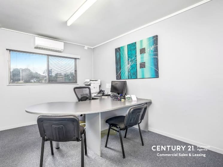 Click to view all images 4/56 River Road Gympie QLD 4570 - Image 3