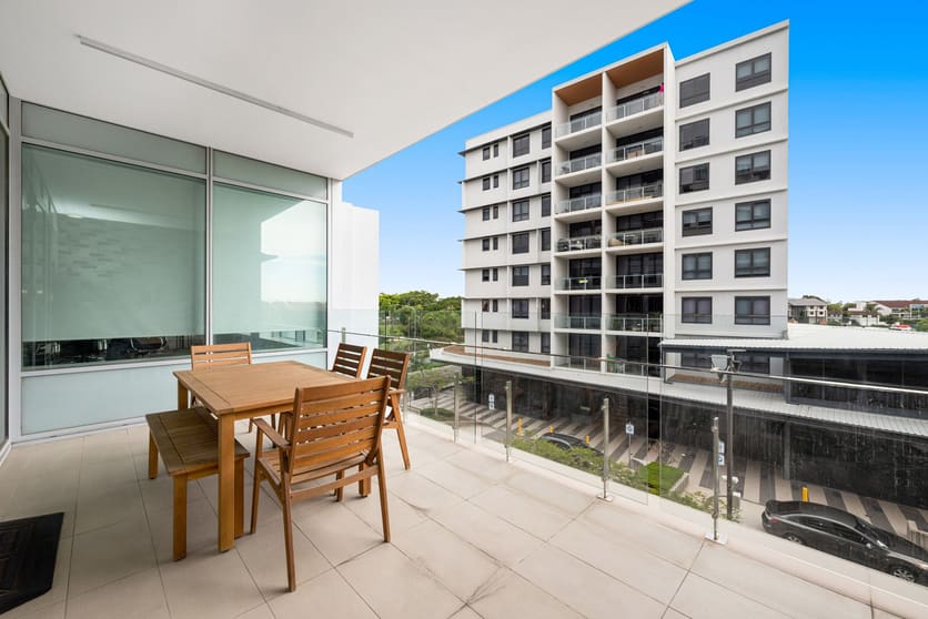 Click to view all images 33 Remora Road Hamilton QLD 4007 - Image 3