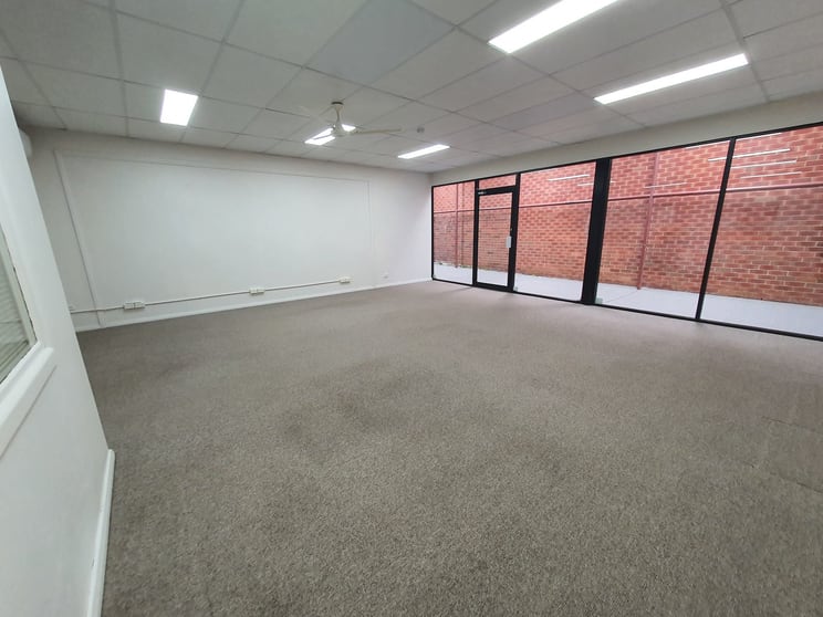 Click to view all images Shop 3/544 Pacific Highway Belmont NSW 2280 - Image 3
