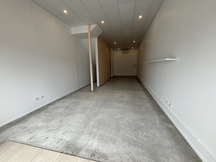 Click to view all images 2/53-55 Currumbin Creek Road Currumbin Waters QLD 4223 - Image 1