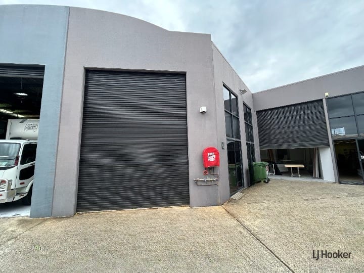 Click to view all images 2/31-33 Dover Drive Burleigh Heads QLD 4220 - Image 2