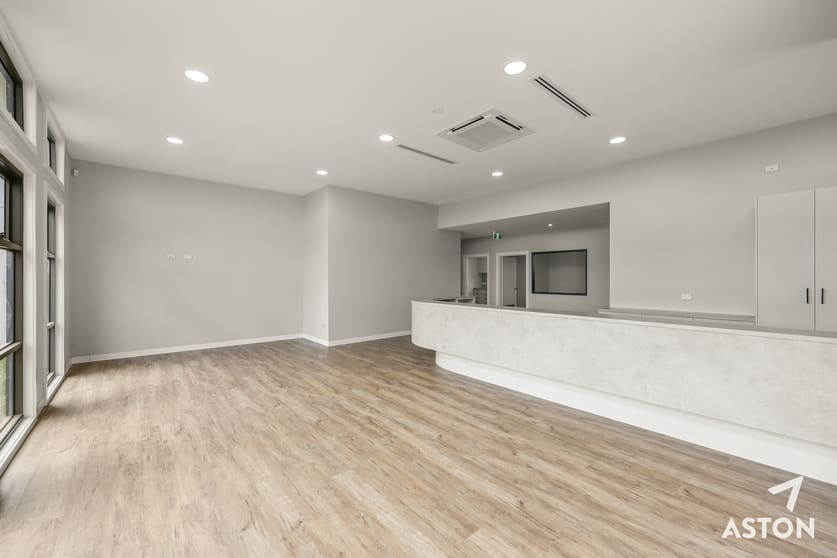 Click to view all images 19 Tower Street Thornhill Park VIC 3335 - Image 3