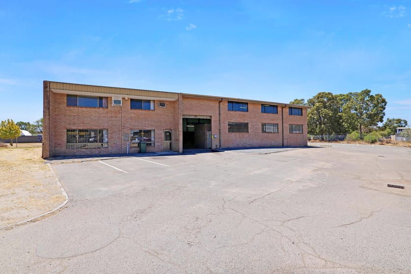 Click to view all images 6 Atlas Court Welshpool WA 6106 - Image 1
