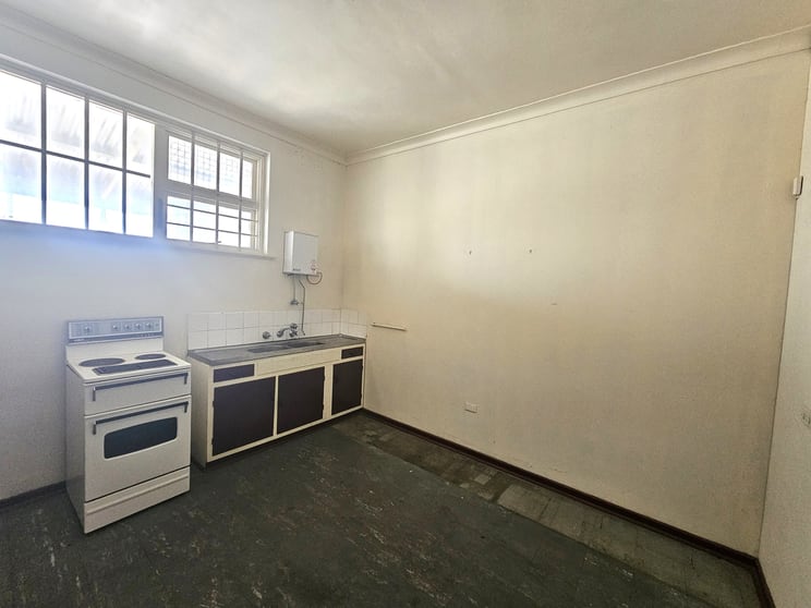 Click to view all images 94 George Street Millicent SA 5280 - Image 2