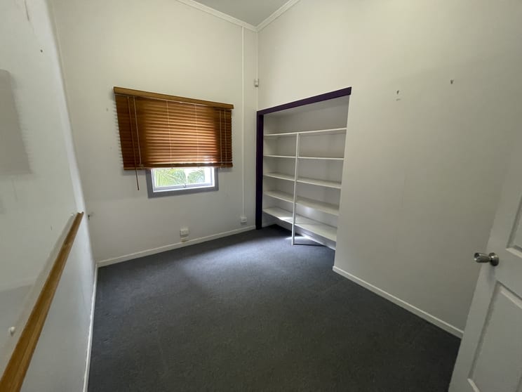 Click to view all images 3/5 Shore Street East Cleveland QLD 4163 - Image 2