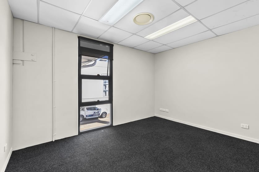 Click to view all images 4b/12 Bimbil Street Albion QLD 4010 - Image 3