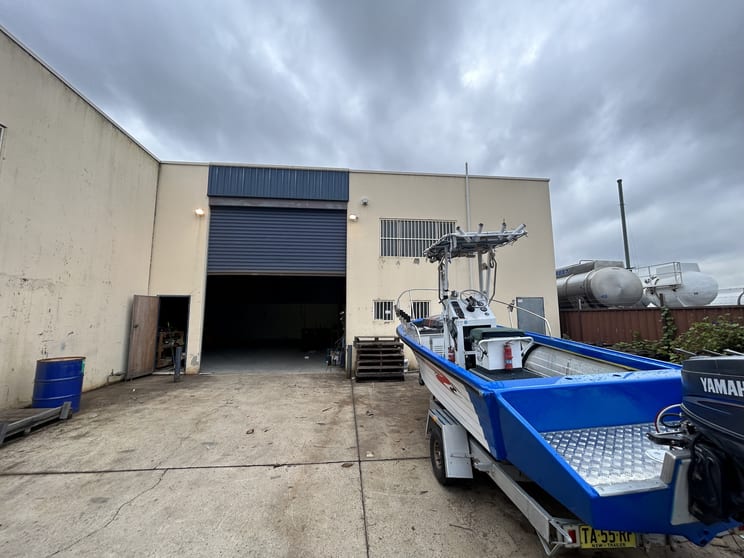 Click to view all images Unit 3/20 Saggart Field Road Minto NSW 2566 - Image 2