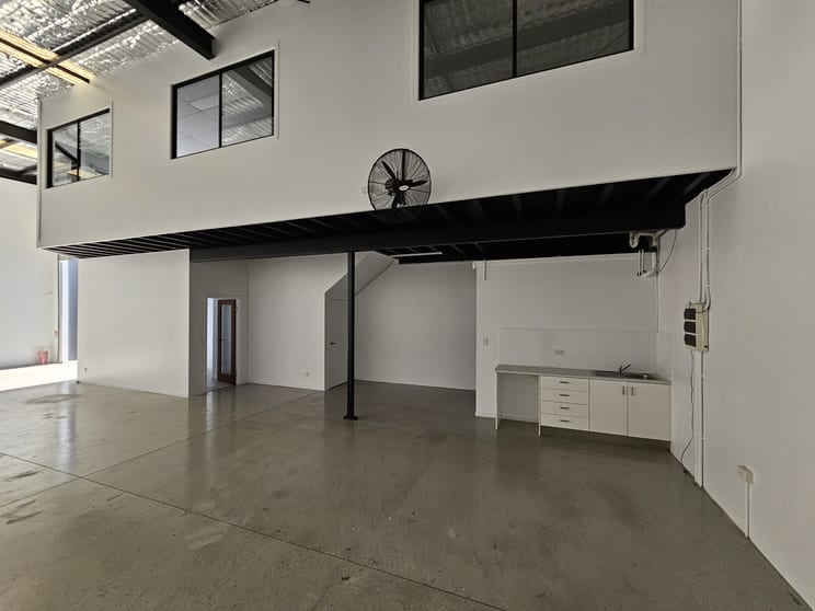 Click to view all images Burleigh Heads QLD 4220 - Image 2